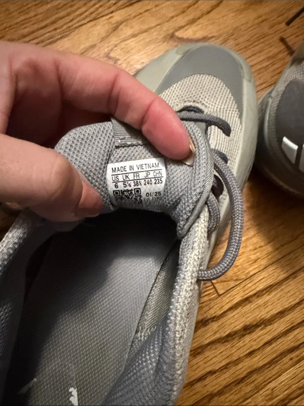 Anthony Edward’s lows 1 boys size 6